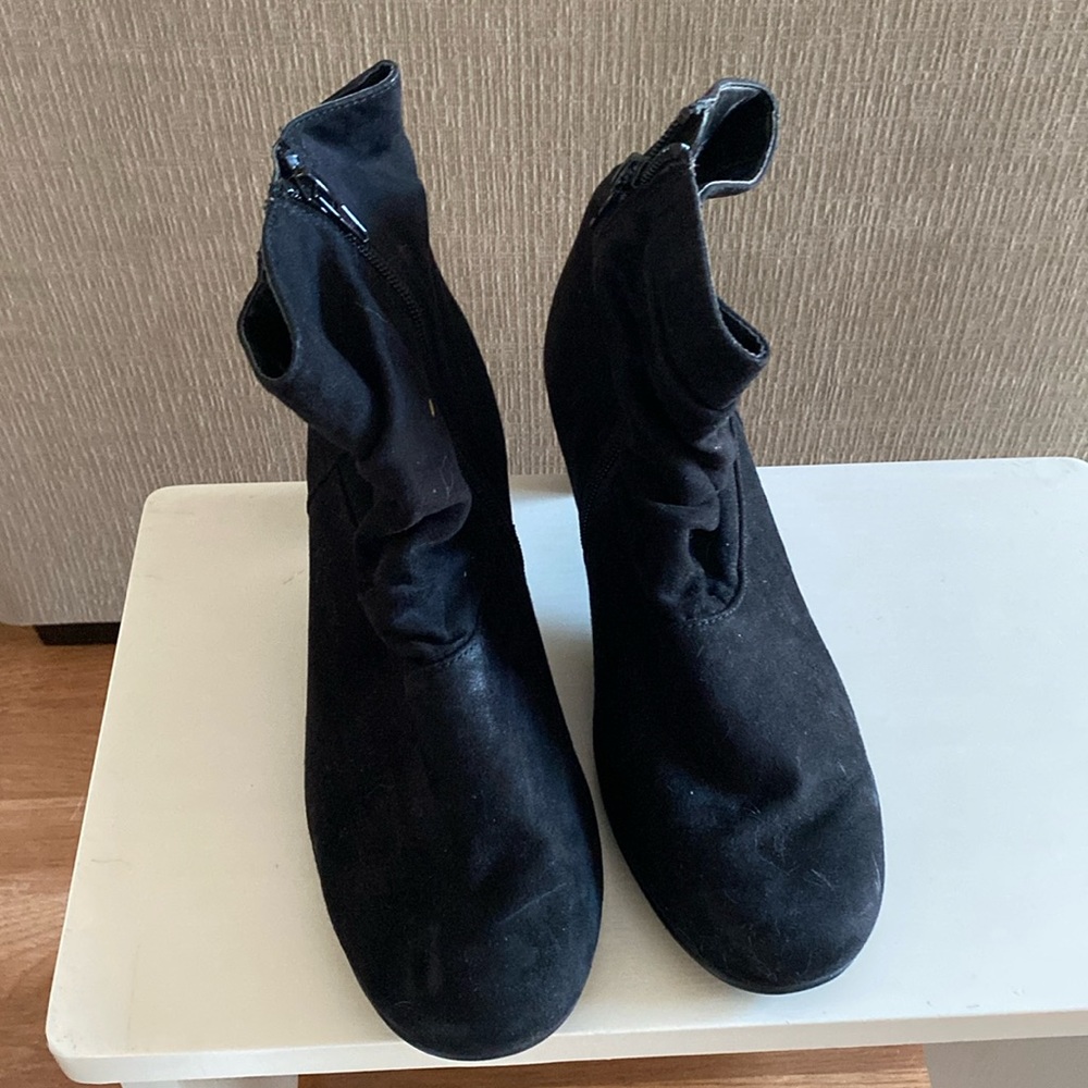 Heeled boots in great condition